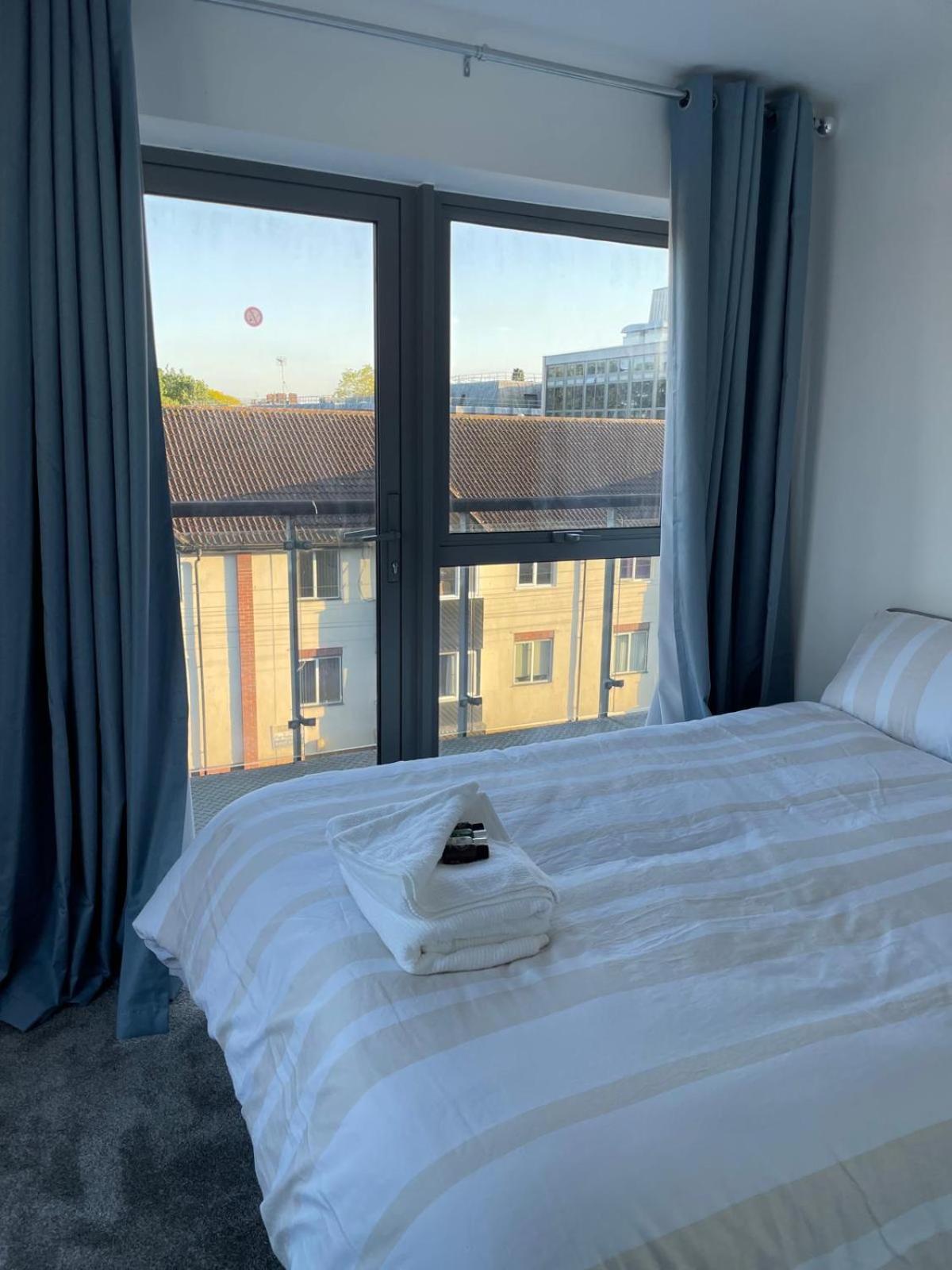 Long Letting - Luxurious 3 Bedroom Penthouse In City Centre - Parking Included! Chelmsford Zewnętrze zdjęcie